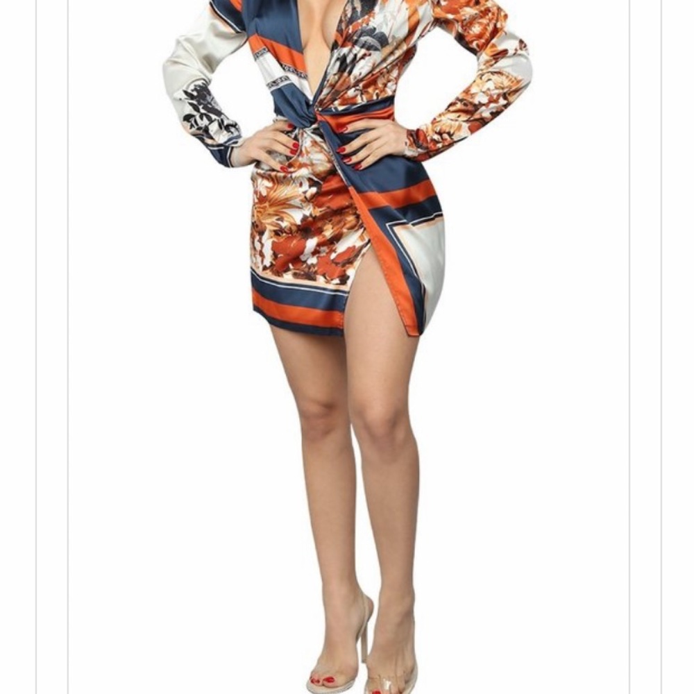 Long sleeve short midi print dress